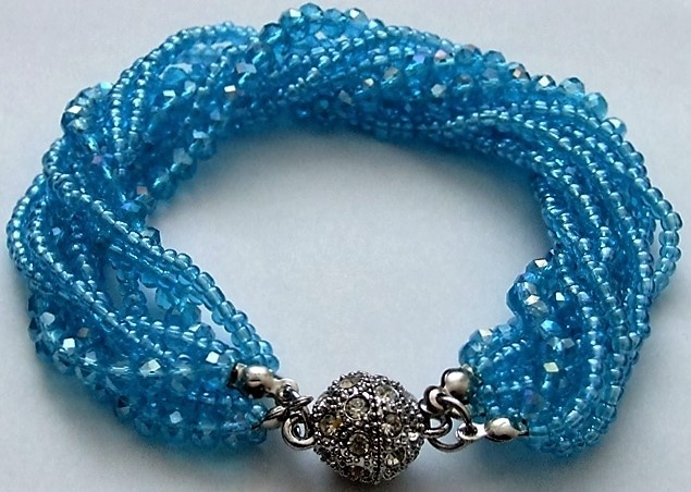 Moderne naramky s kamienkami - 11