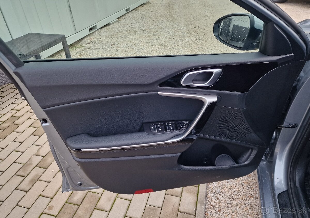 KIA CEED 1.5 T-GDI / AT, NÁJAZD 27KM / ODPOČET DPH - 11