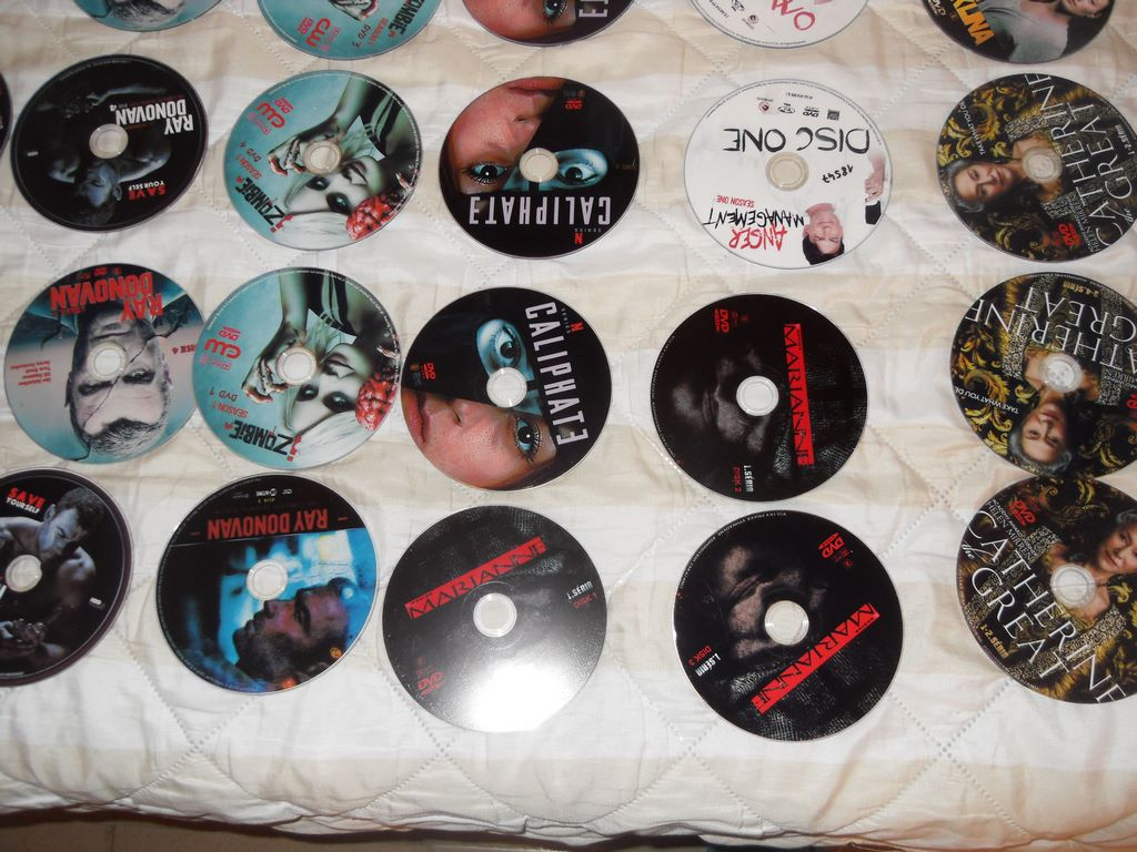 233dvd serialy+200dvd 18+ videa - 11