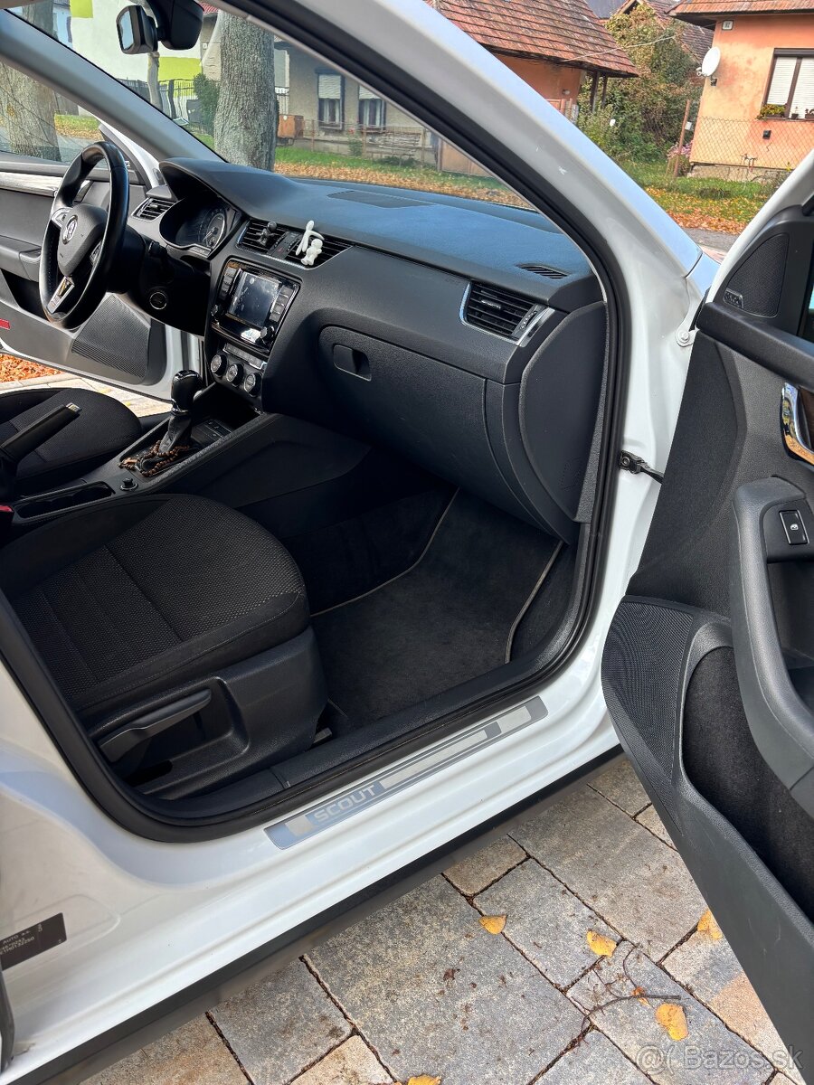 Škoda octavia combi scout - 11