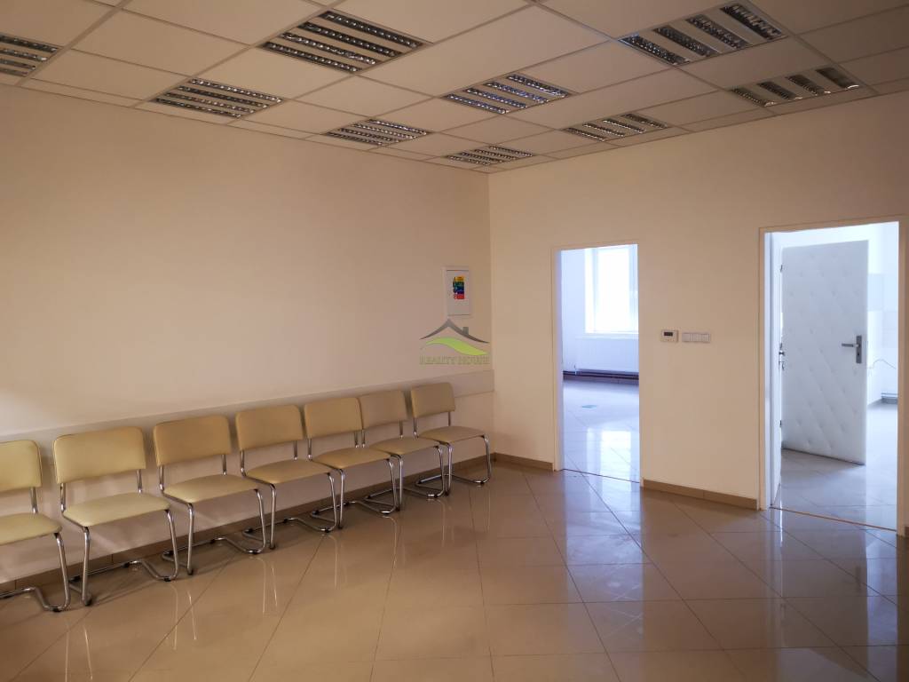 Polyfunkčný objekt - Zdravotnícke centrum - 11