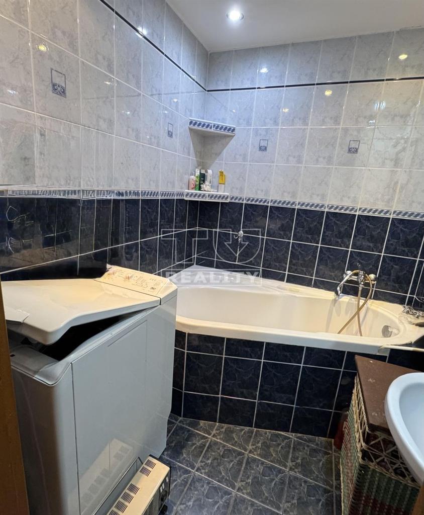 Na predaj 3-izbový byt, Vráble - 11