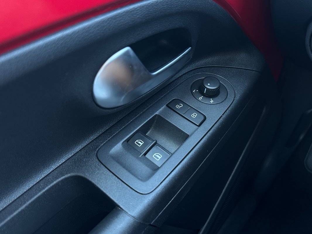 Volkswagen Up 1.0 MPI M5 - 11