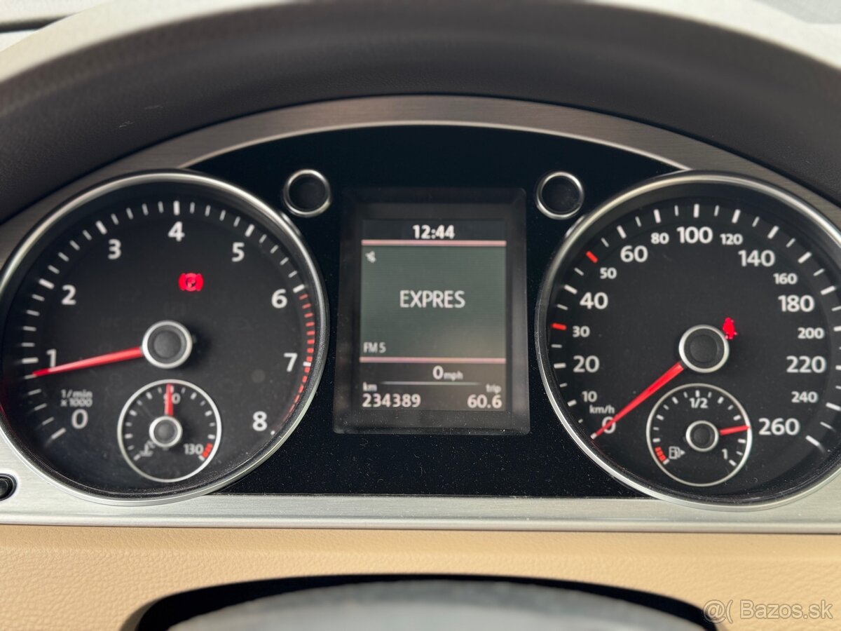 Volkswagen Passat Variant 2.0 TSI Highline - 11