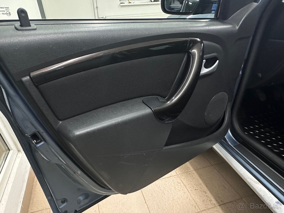 Dacia Duster 1.6 4x4 - 11