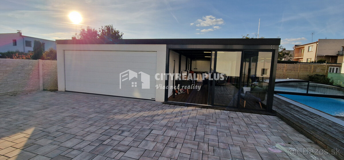 Na predaj 9 izbový rodinný dom v meste Šurany - 11