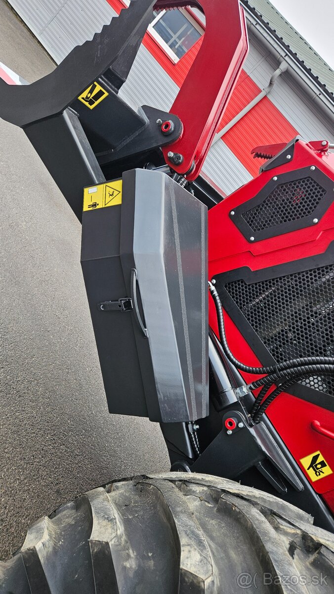 Lesný traktor LT83 - 11