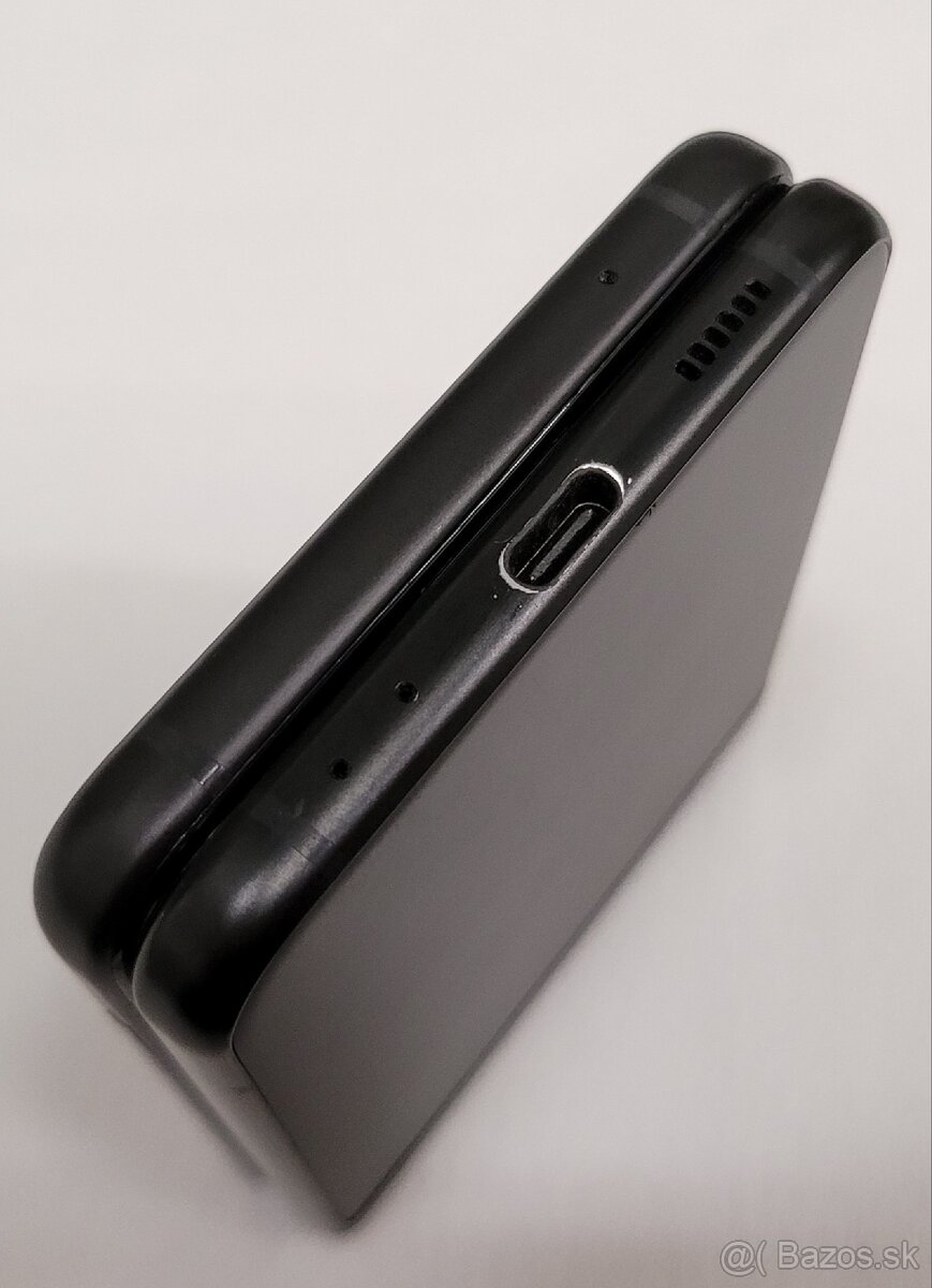 Samsung Galaxy Z Flip 3 - 11