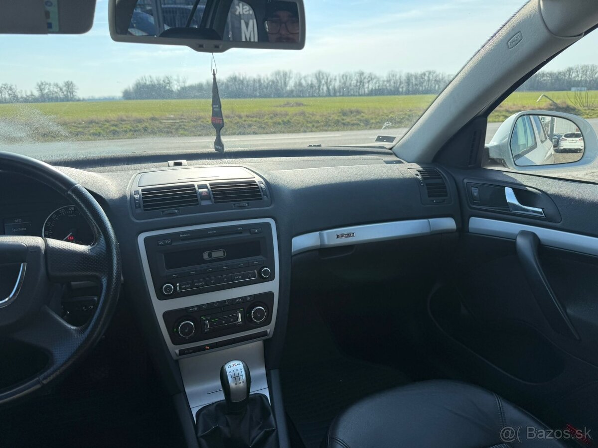 Škoda Octavia Combi 2.0 TDI CR DPF 4x4 Scout - 11