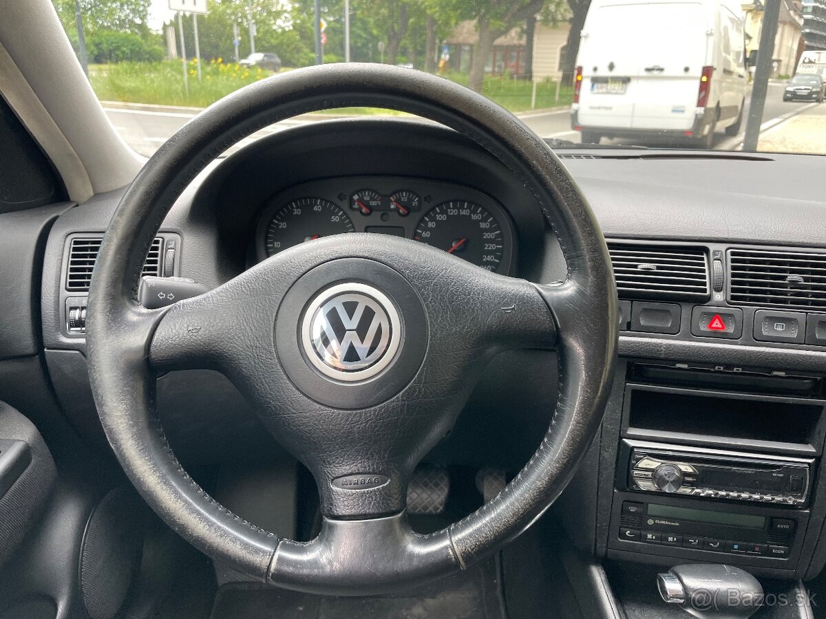 VW Golf 4 2.3 V5, AUTOMAT, nová STK a EK - 11