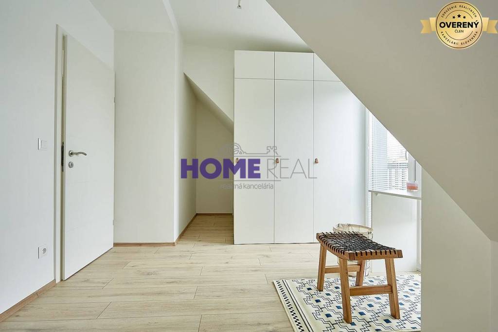 NOVOSTAVBA 4 IZB. RD S UPRAVENOU ZÁHRADKOU, TERASOU A PARKOV - 11