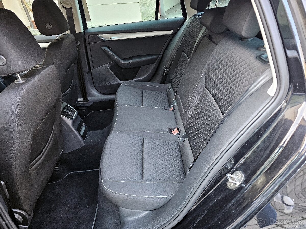 Škoda Octavia Combi 2.0 TDI DSG Edition Xenoný Navi DVD R17 - 11