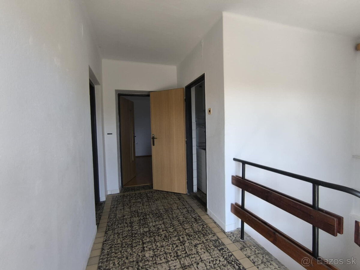 ‼️ REZERVOVANÉ‼️ ‼️RODINNÝ DOM S KRÁSNYM POZEMKOM NA PREDAJ - 11