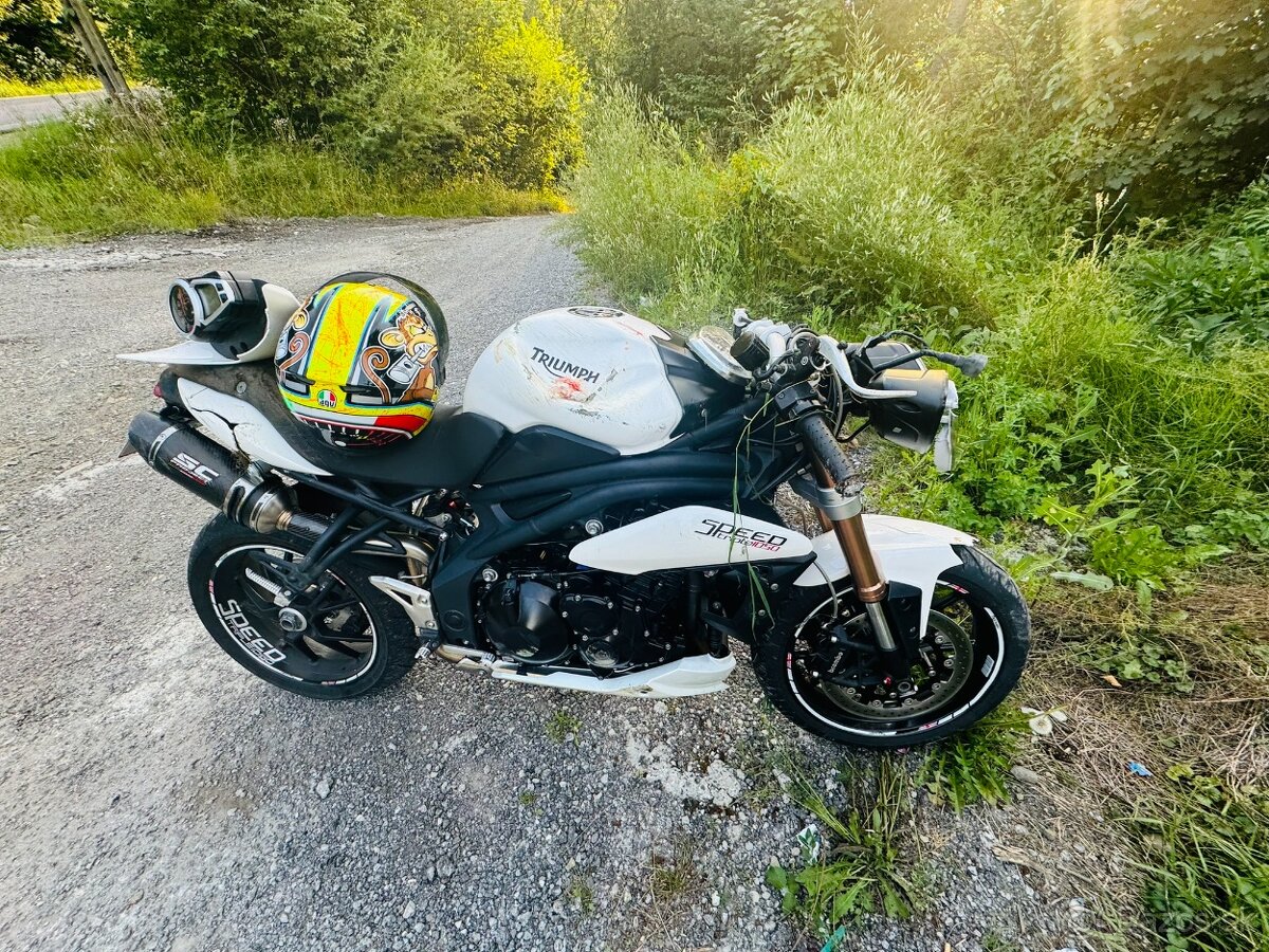 PADNUTÝ Triumph speed triple 1050 - 11