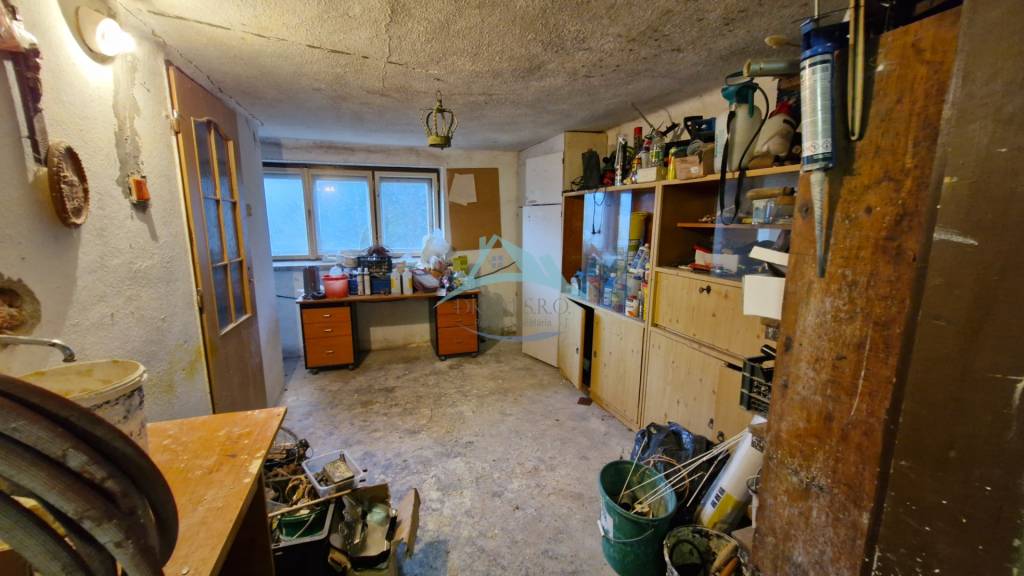 Rodinný dom s potenciálom na podnikanie v obci Malé Zlievce - 11