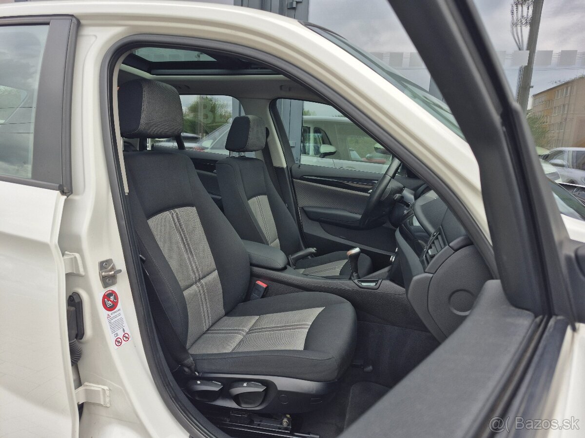 BMW X1 xDrive 18d / AKCIA - 11