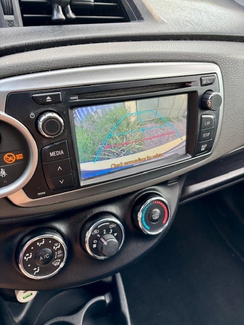 Toyota Yaris 1.0 (51kW) 2012 - 11