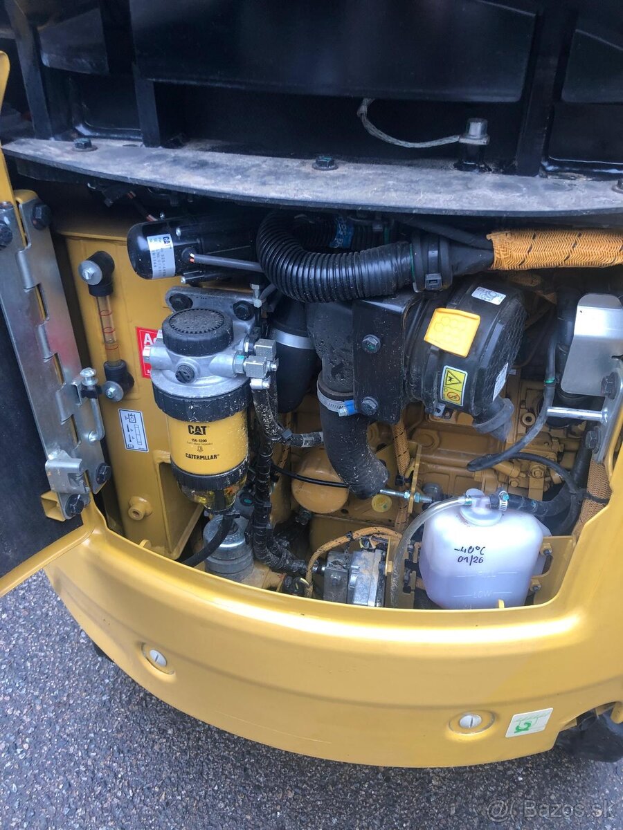 Caterpillar CAT 301.6 - 11