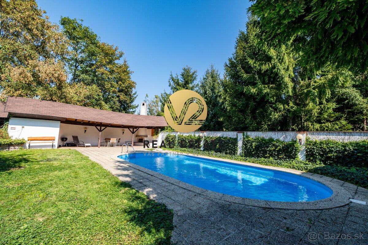 Na PREDAJ 5i rodinný dom s dvojgarážou a hosťovským domom, N - 11