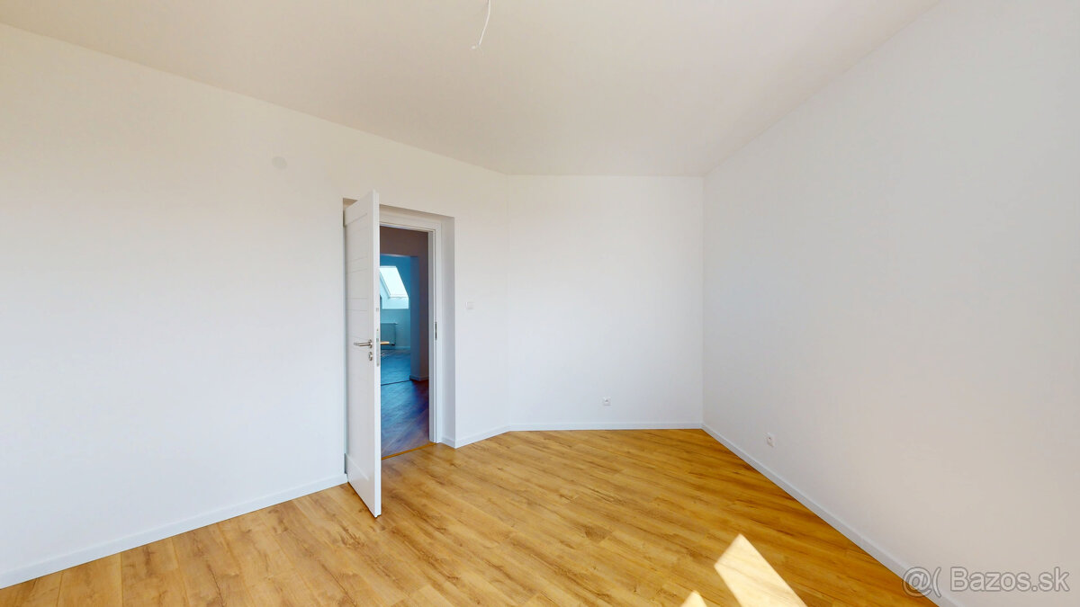 POSLEDNÝ 2-izbový byt s priestrannou loggiou v projekte Poli - 11