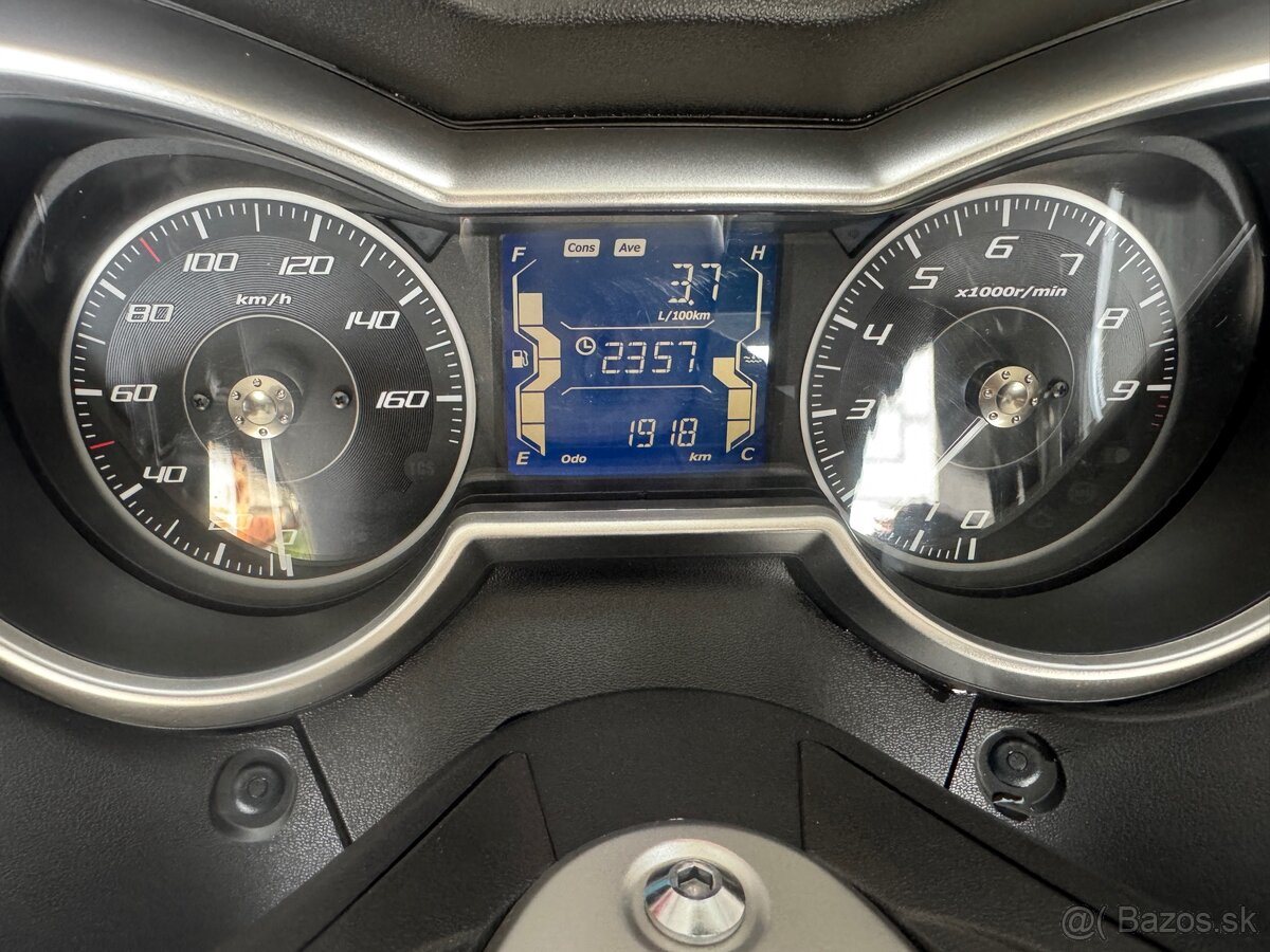 YAMAHA X MAX 300_1918 km - 11