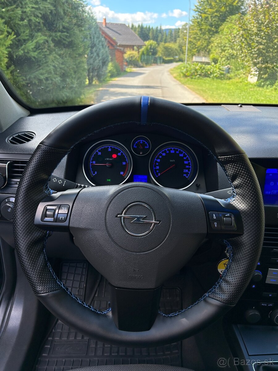 Opel Astra H 1.9 CDTI - 11