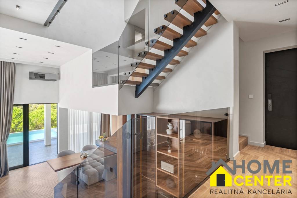 NA PREDAJ mediteránska vila s pôsobivým 360° výhľadom na mor - 11