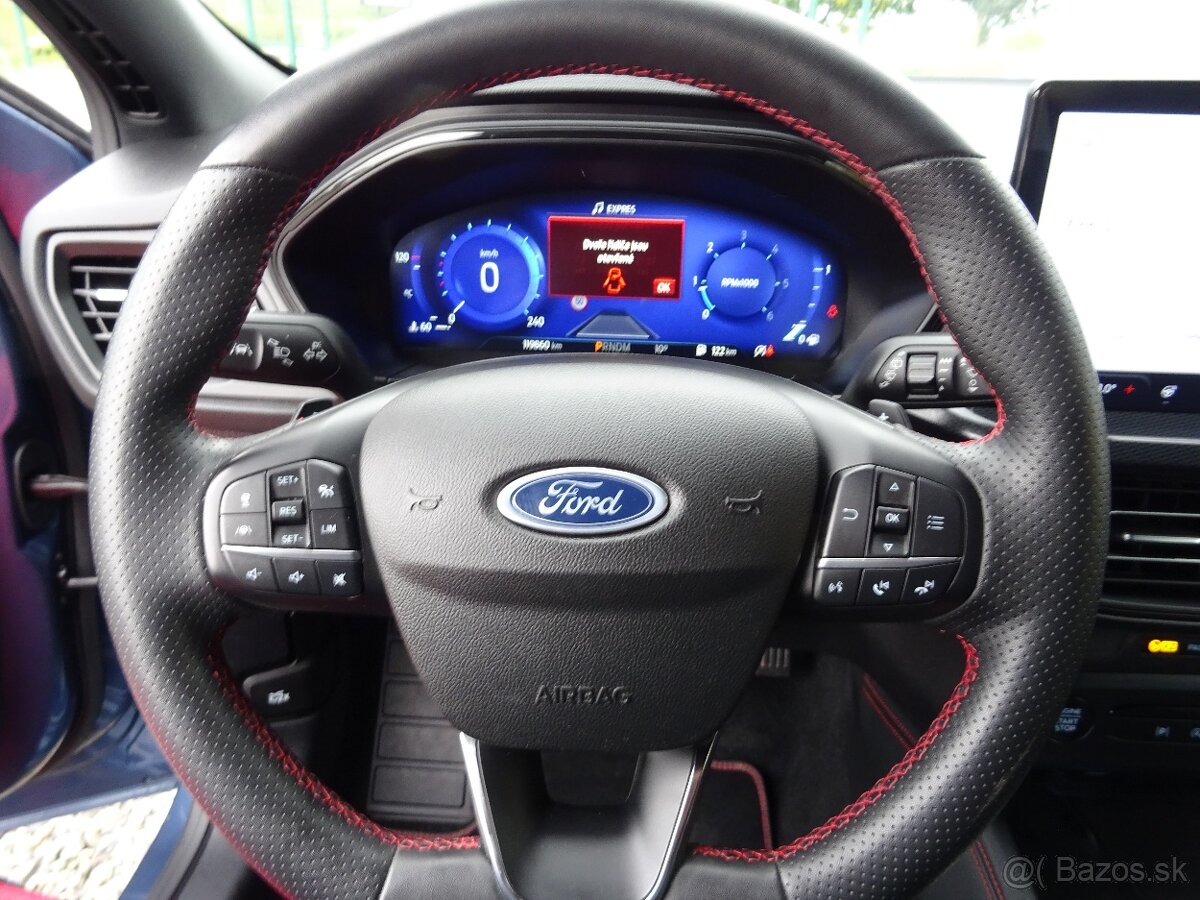 Ford Focus Kombi 1.5 EcoBoost ST-Line A/T - 11
