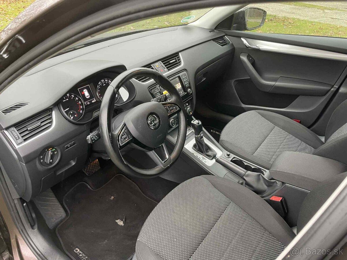 Škoda Octavia Combi 2.0 TDI Ambition DSG - 11