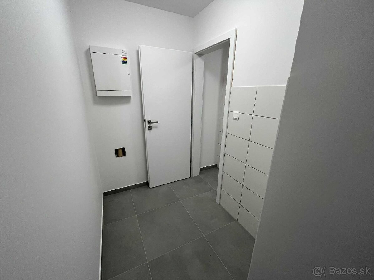 NOVÝ byt s TERASOU a PARKOVANÍM - 11