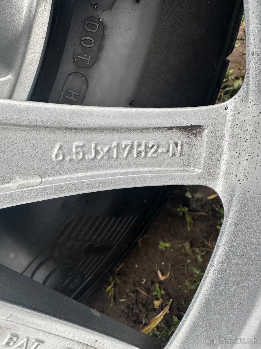 Mercedes GLA zimná sada r17 + 215/65 Michelin - 11