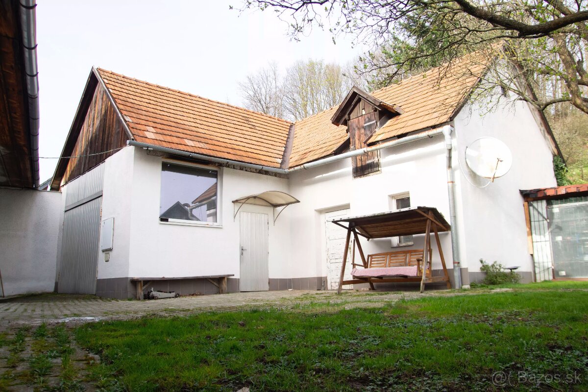 Dom s garazou blizko mesta Ziar nad Hronom - 11