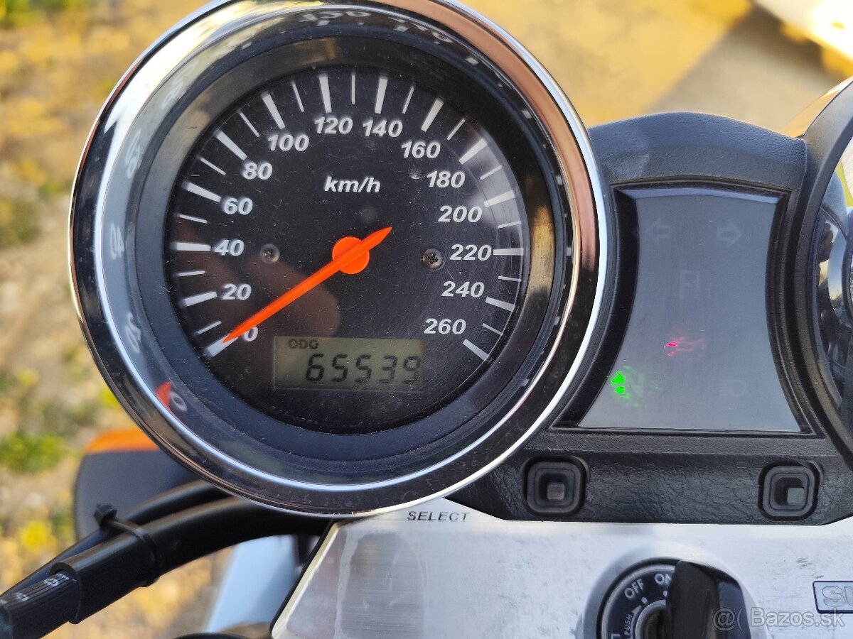 Suzuki GSX 1400 - 11