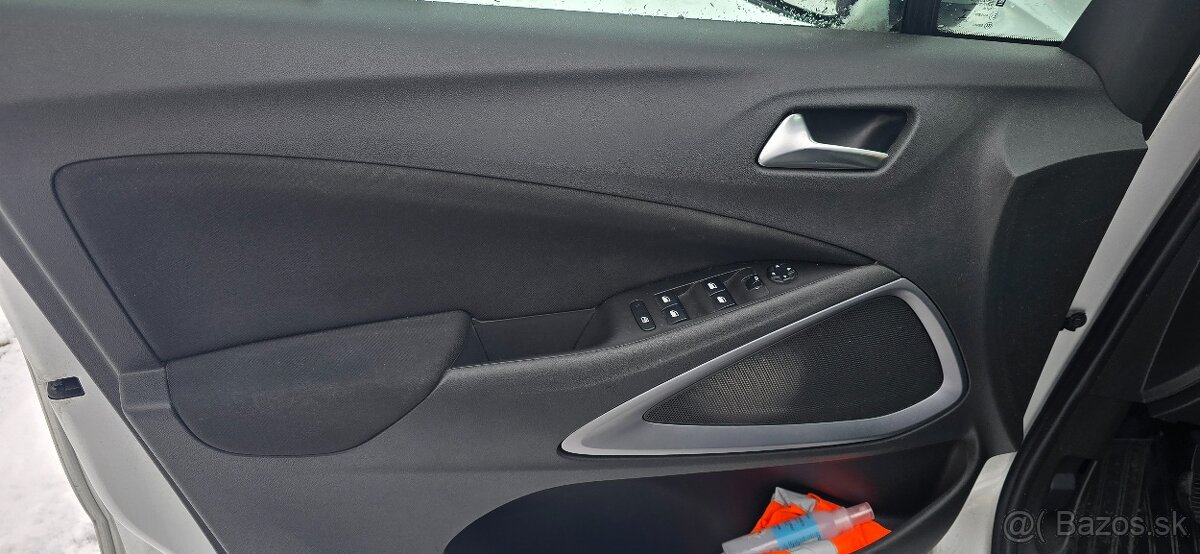 Opel Crossland X M2018 - 11