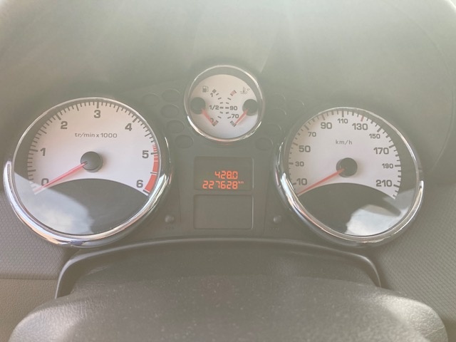 Peugeot 207 1.6 HDi FAP Active - 11