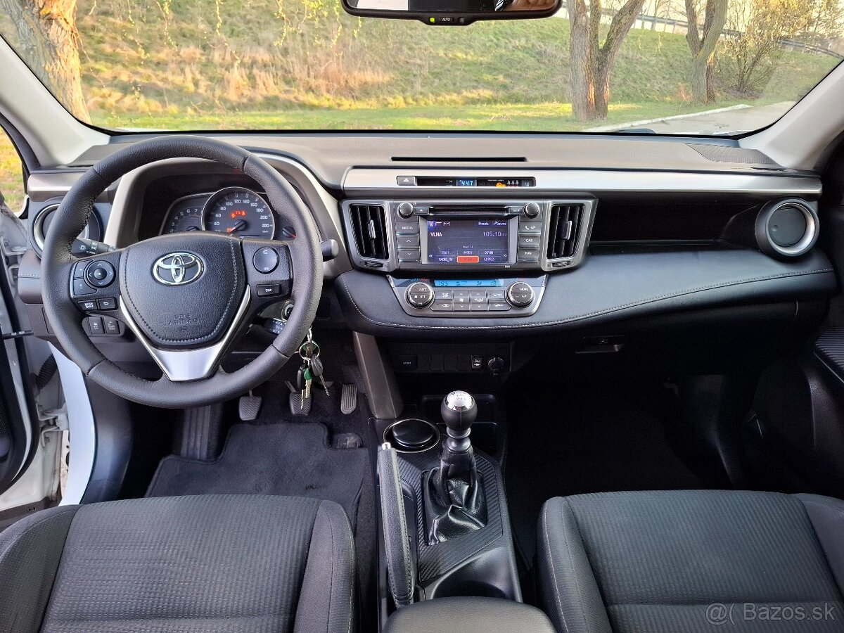 Toyota RAV4 2.0 benzin 4x4 - 11