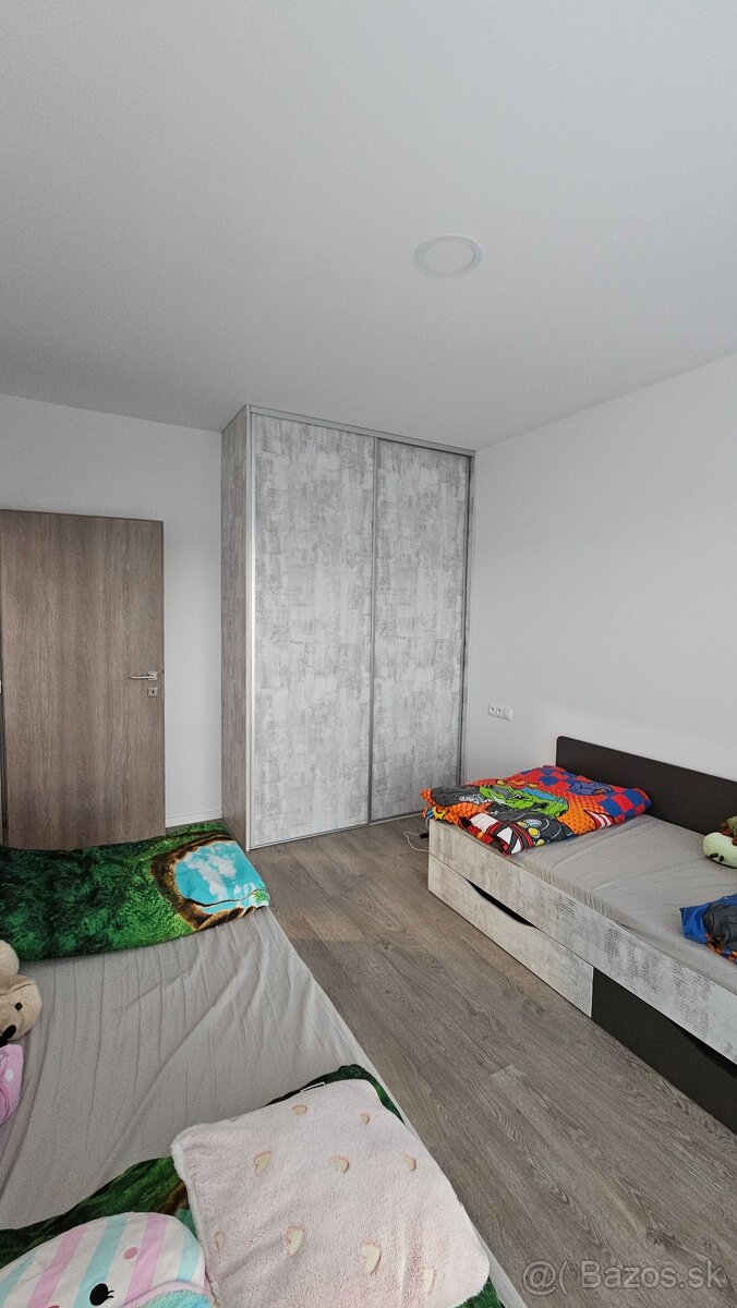 3i zariadený byt s balkónom, staré sídlisko Prievidza - 11