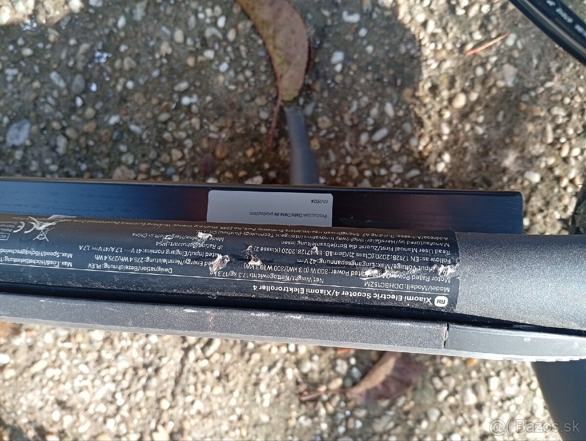 XIAOMI E SCOOTER (KOLOBEZKA) 4 A ESSENTIAL - 11