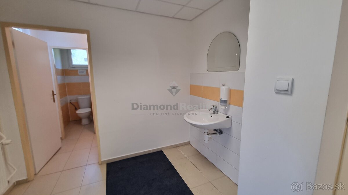 administratívna budova, pozemok - 11