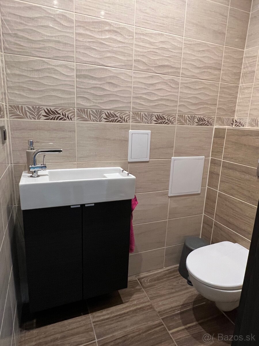 Predám trojizbový byt v PLATO Levice - 11