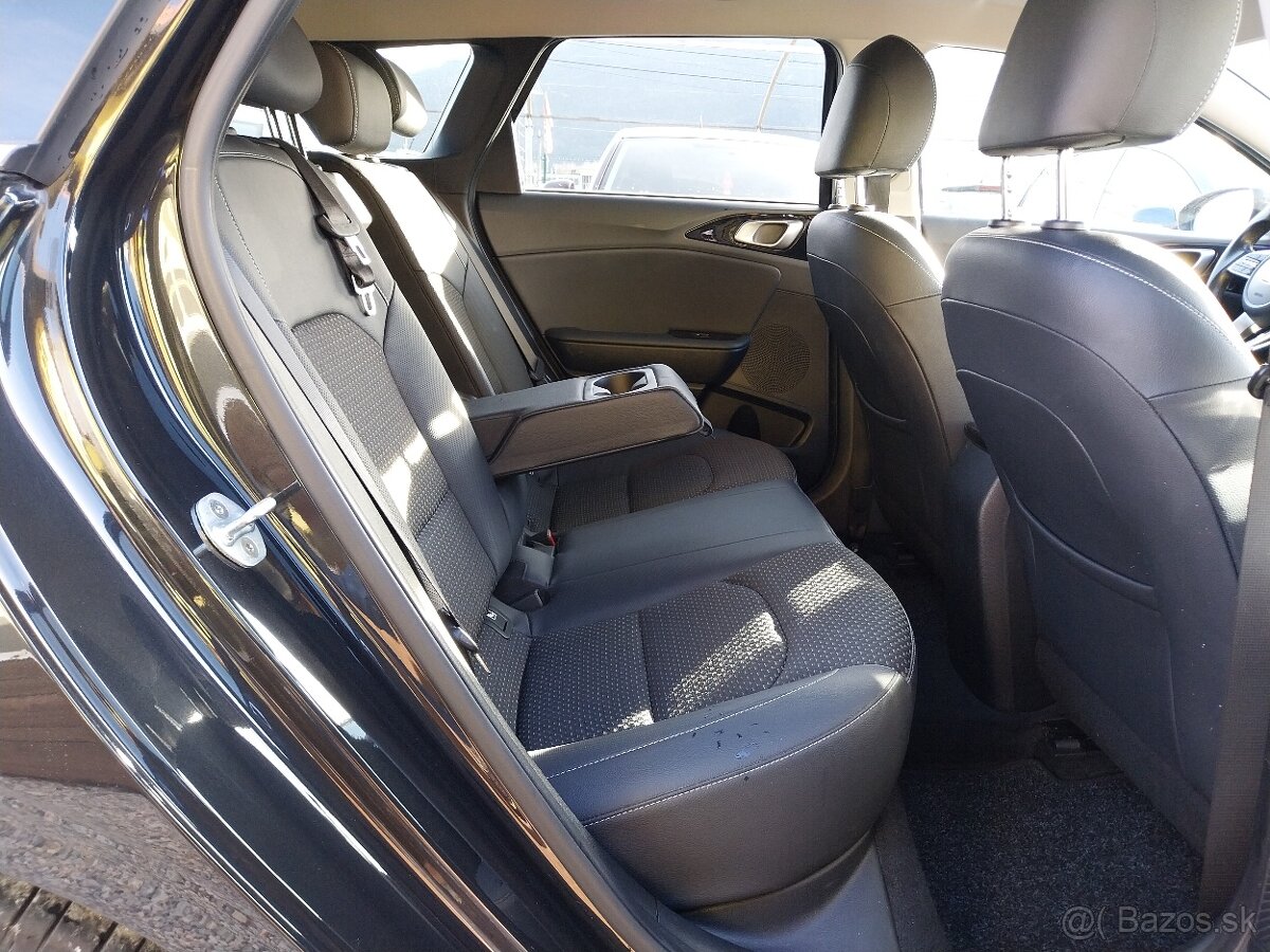 Kia Ceed SW 1.6 CRDi Silver - 11