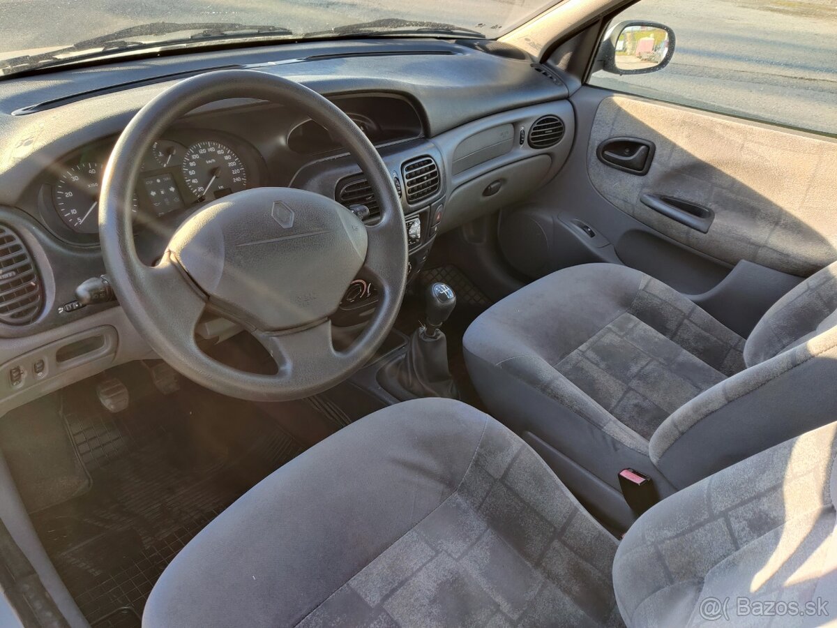 Renault Megane - 11