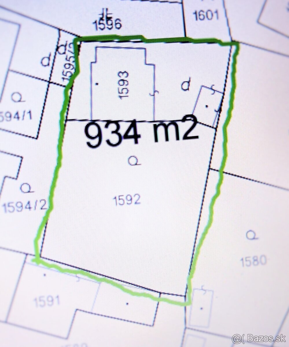 Predám starší rodinný dom s pozemkom 934m2 - 11