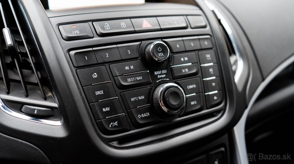 Opel Zafira Tourer 1.4 Benzín + LPG - 11