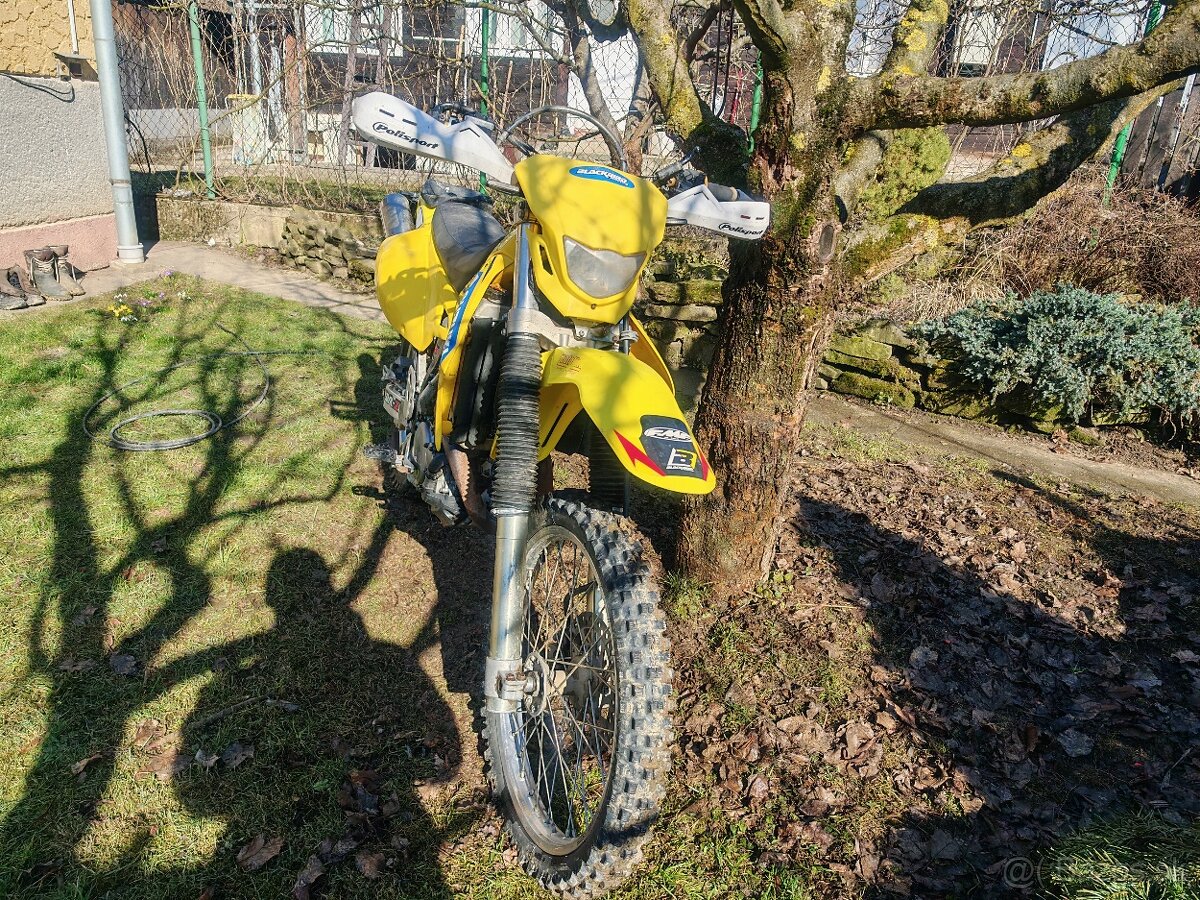 Suzuki DRZ 400 - 11