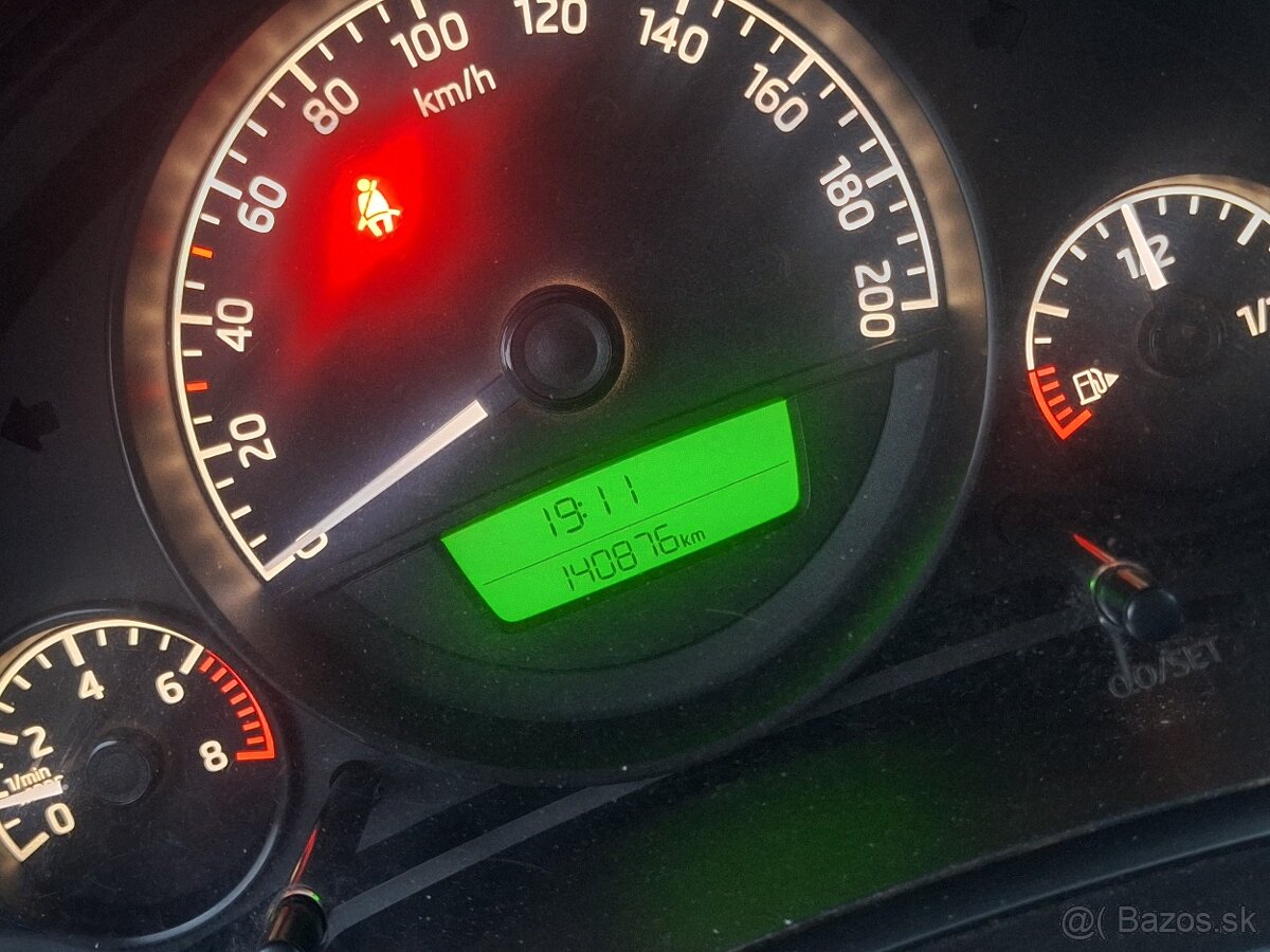 ŠKODA CITIGO BENZÍN ROK 2012 KLÍMA - 11