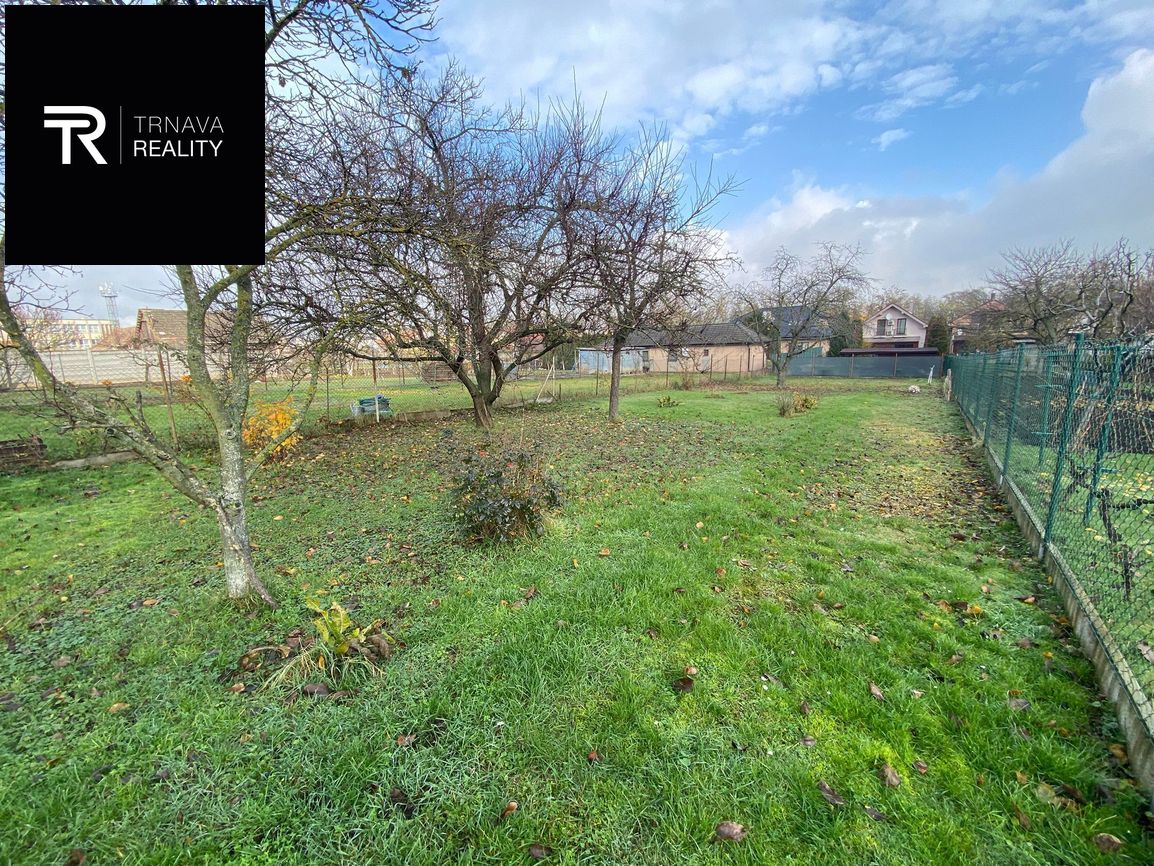 Starší rodinný dom, pozemok o výmere 945 m2, Jaslovské Bohun - 11