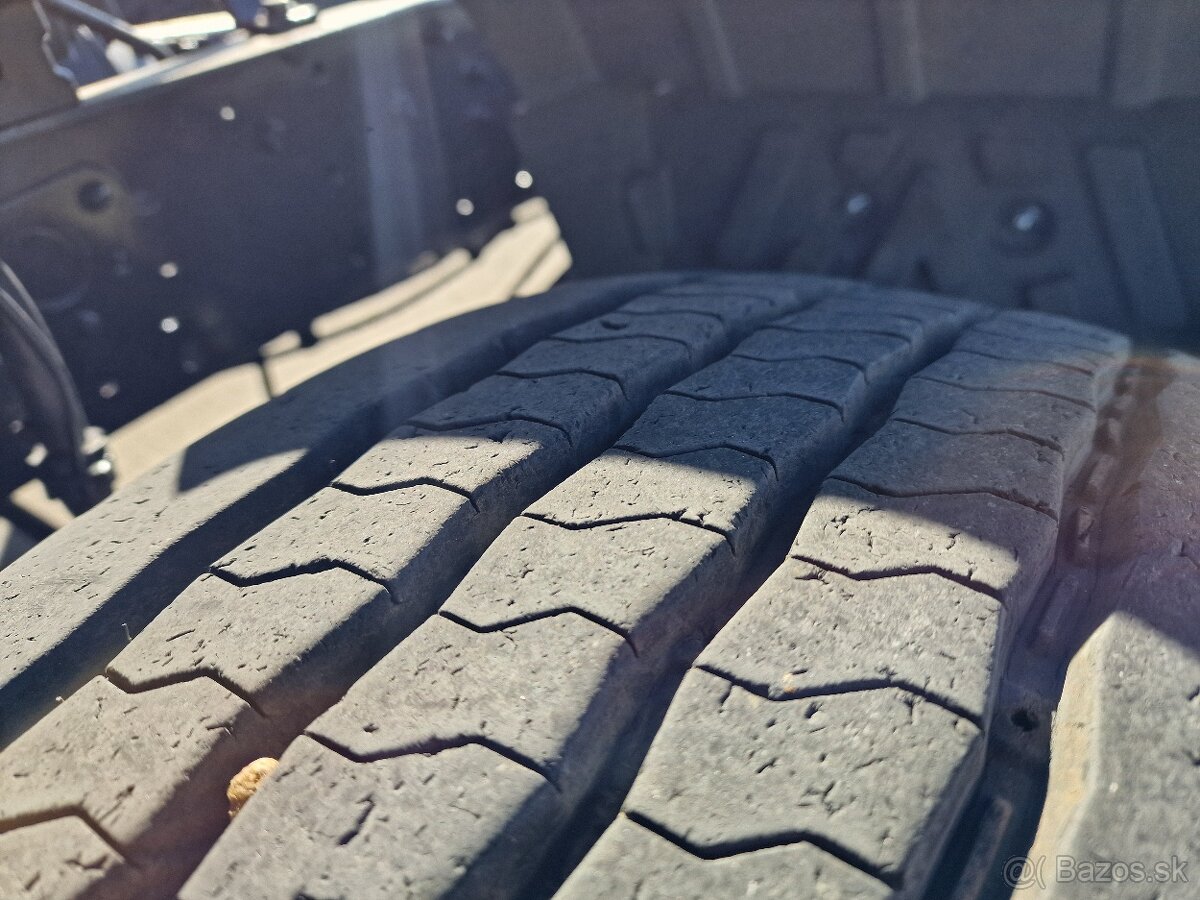 MERCEDES-BENZ ATEGO 1524 - 11