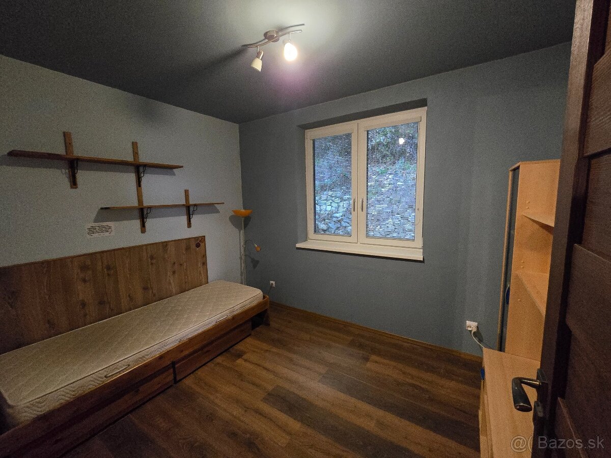Rodinný dom v obci Kolíňany - 11