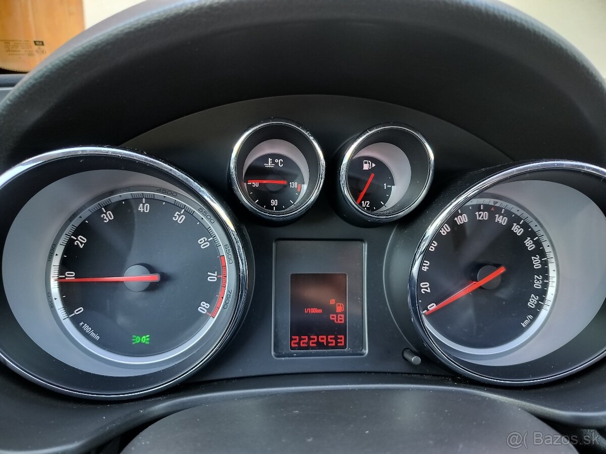 Predám Opel Insignia 1.8i – 103 kW, rok 2009 - 11